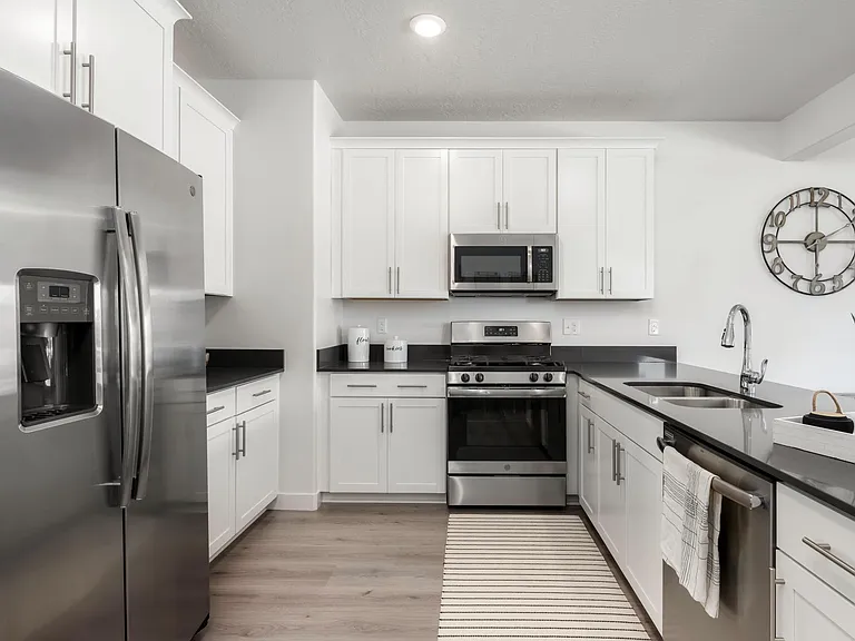 15466 S Capri Heights Ln — Photo 1