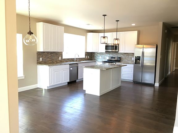 Bright & Open Kitchen