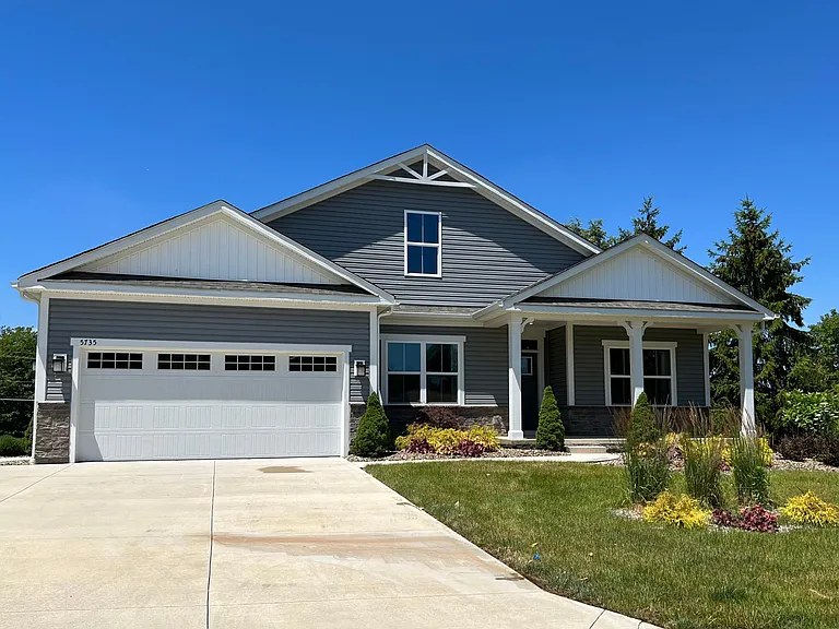 5735 Quarry Lake Dr SE — Photo 4