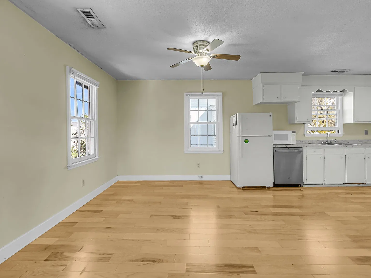 61 Cooper B — Photo 3