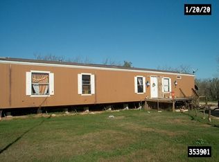 259 County Road 779, Devine, TX 78016