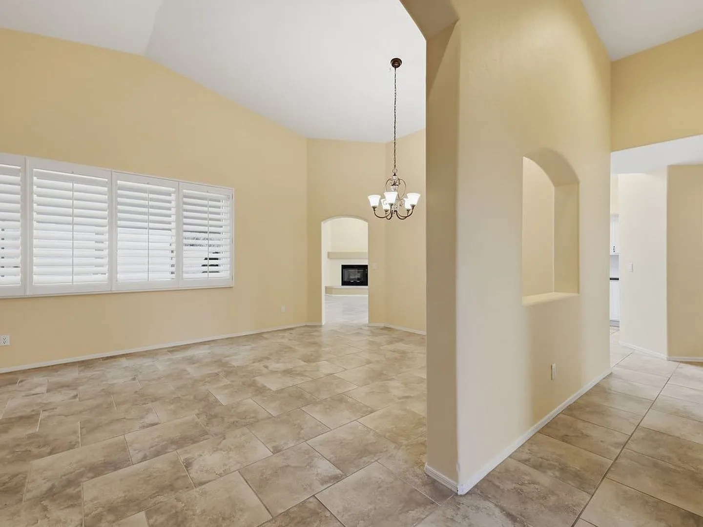 Spacious Oro Valley Home with Flex Room, Arizona Room & Enclosed Backyard — Photo 3