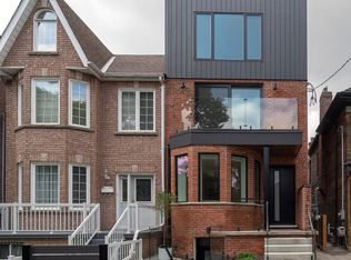 328 Shaw St #4, Toronto, ON M6J 2X2