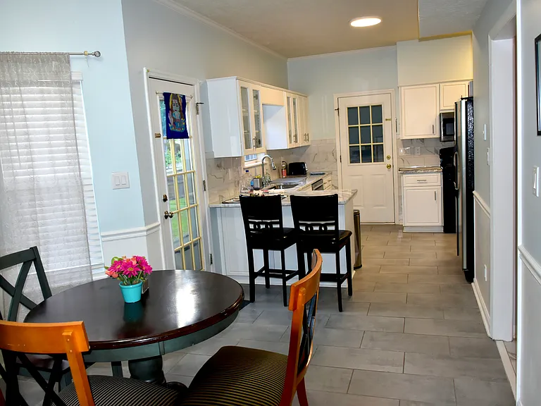 533 Oak Brook Dr — Photo 13