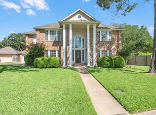 1227 Lake Estates Ct, Sugar Land, TX 77498