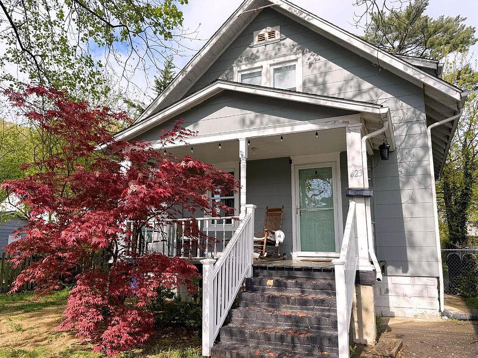 1st image of 423 Langstaff Ave