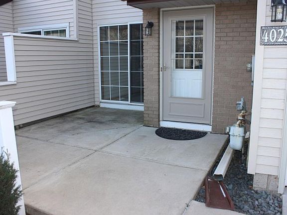 2nd image of 4025 Wilshire Cir #28