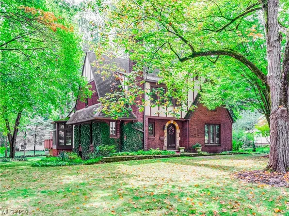 2906 Hastings Rd, Stow, OH 44224
