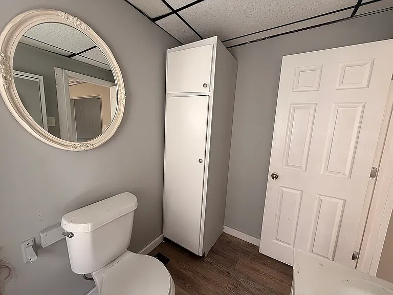 2351 Valentine St — Photo 6