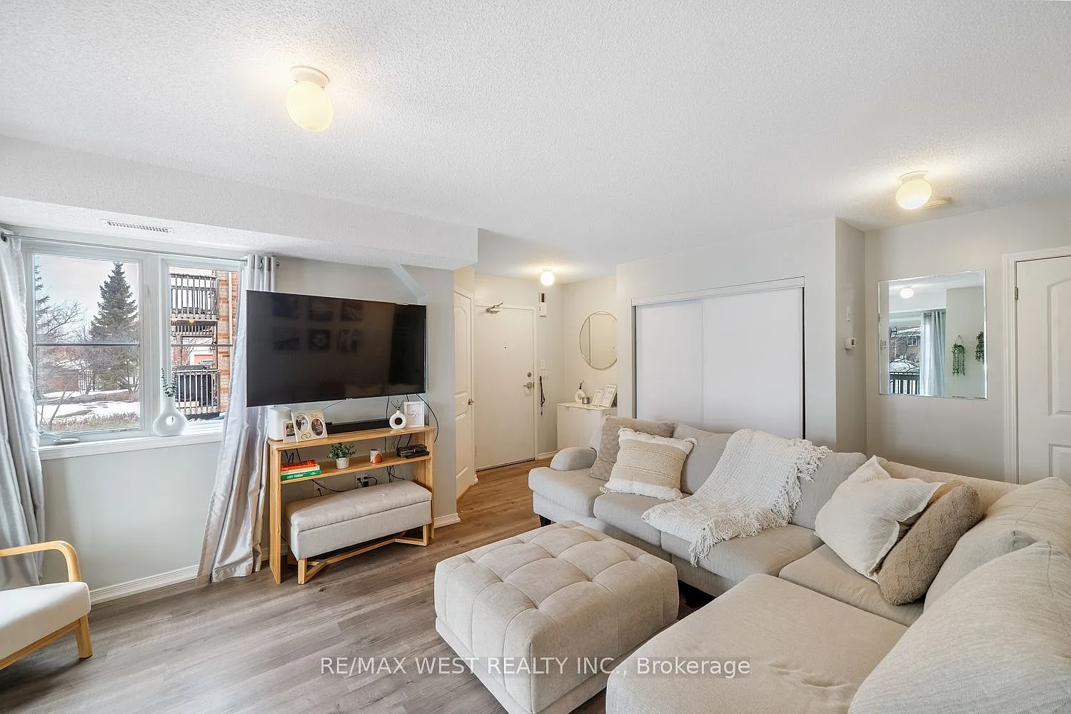 3 bed, $2,300 — Photo 3