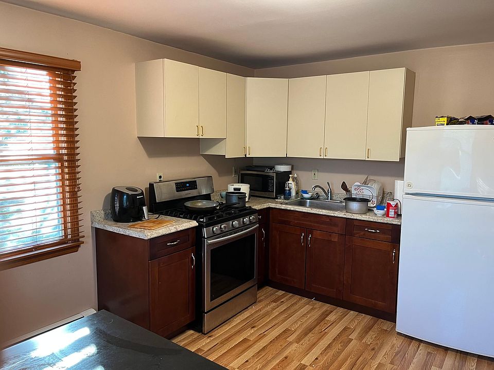 1st image of 45 Elm Ave APT 2