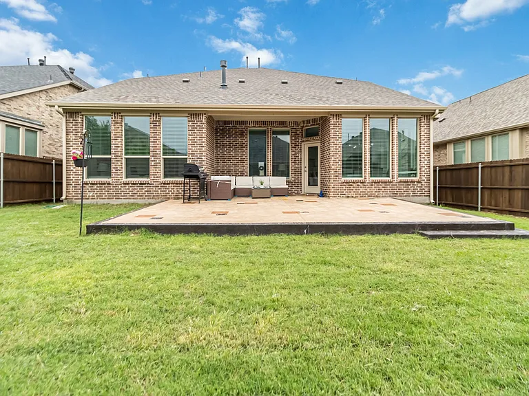 1724 Eworth Dr — Photo 19