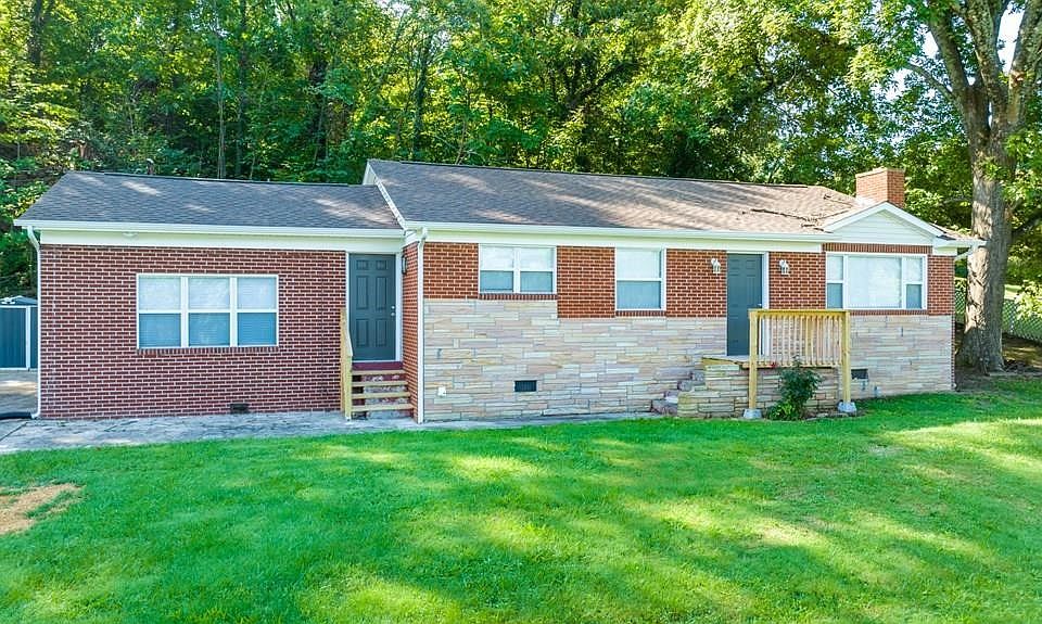 1st image of 455 Valley View Dr