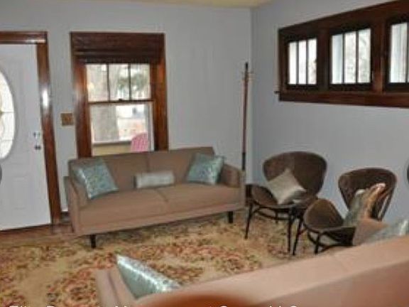 3rd image of 3539 Newton Ave N