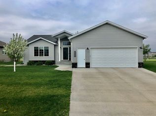 3409 50th St S, Fargo, ND 58104