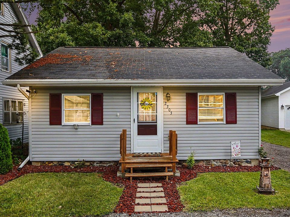 1st image of 2303 Bartlett Rd