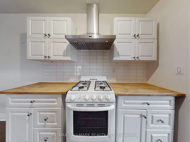 557 Parliament St #1 — Photo 6