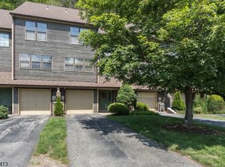 29F Concord Rd #F, West Milford, NJ 07480