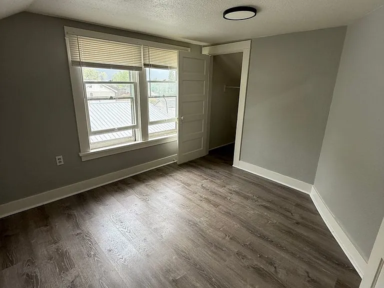1126 Grant St — Photo 10
