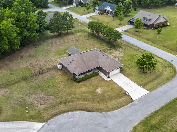 22 E Arbor Cove Ct, Zebulon, NC 27597