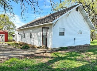 24722 E Ee Hwy, Walker, MO 64790