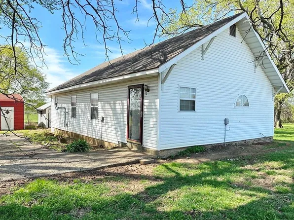 24722 E Ee Hwy, Walker, MO 64790
