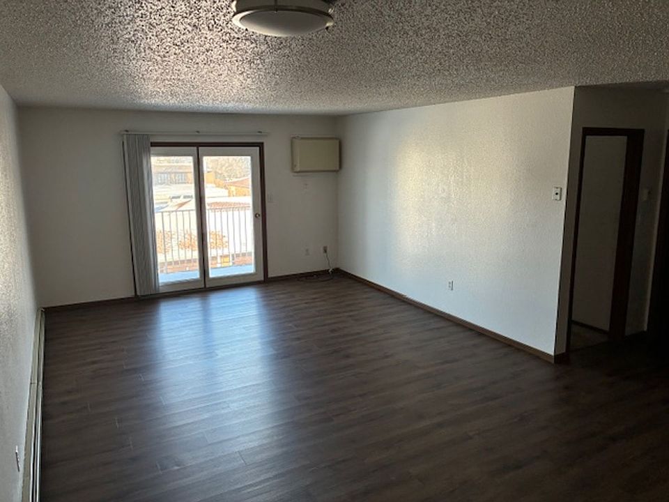 1st image of 1720 N Grandview Ln APT 307