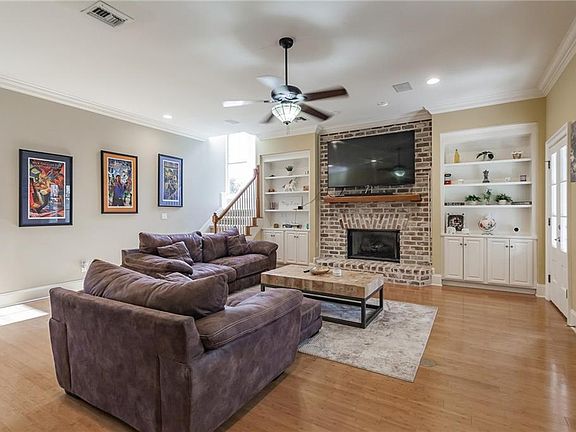 4th image of 3 Five Oaks Dr