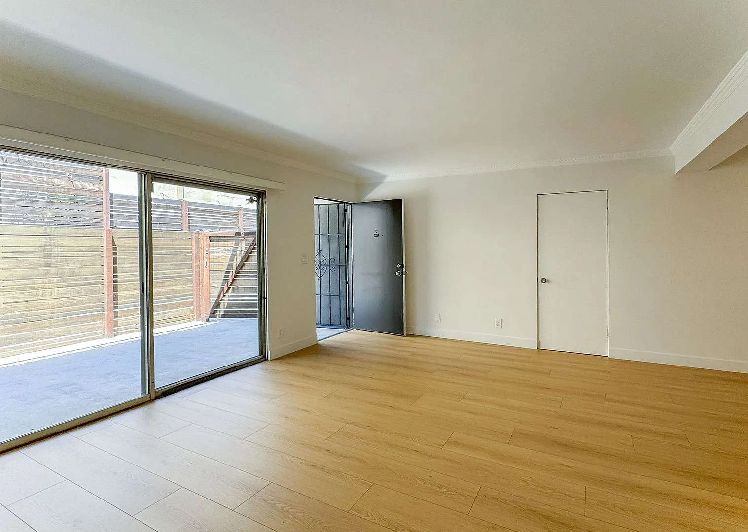 Prime Santa Monica Neighborhood | First Floor 1BD+1BA With sunny Private Patio / parking included — Photo 1