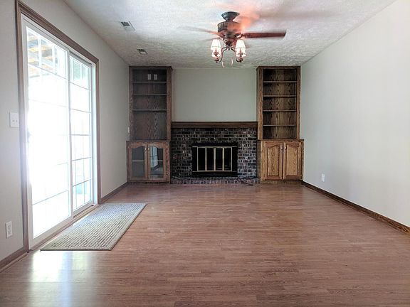 4th image of 13940 West Cir