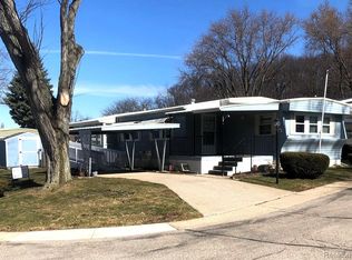 161 Spruce Dr, Jonesville, MI 49250