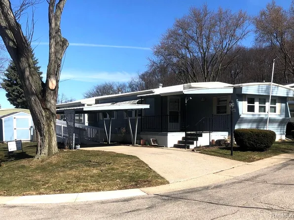 161 Spruce Dr, Jonesville, MI 49250