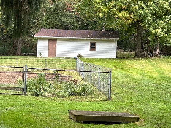 2nd image of 325 Military Rd