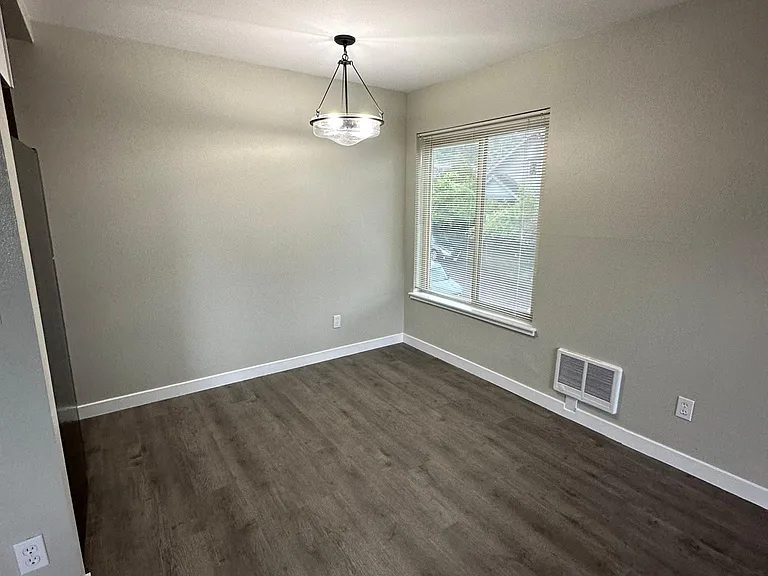 South facing windows in dining area