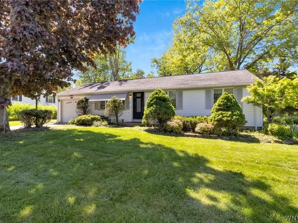 6704 Vail Dr, Hamburg, NY 14075