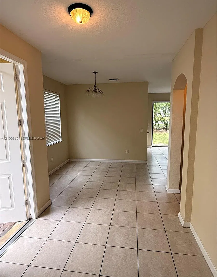 Portofino Court — Photo 4
