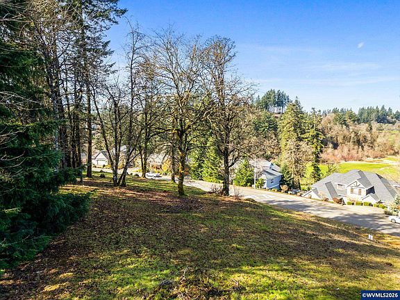 2nd image of 608 Sahalee Dr SE