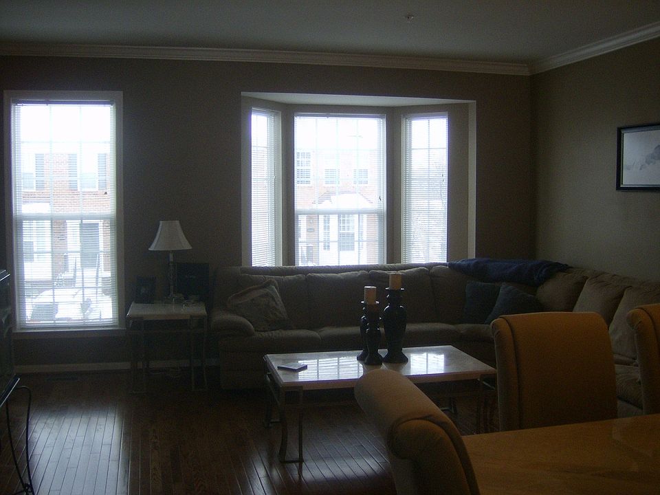 2nd image of 2611 Emerson Dr