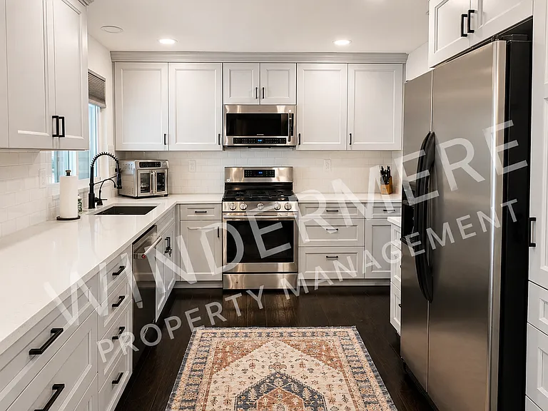 585 NW Fairwood Way — Photo 6