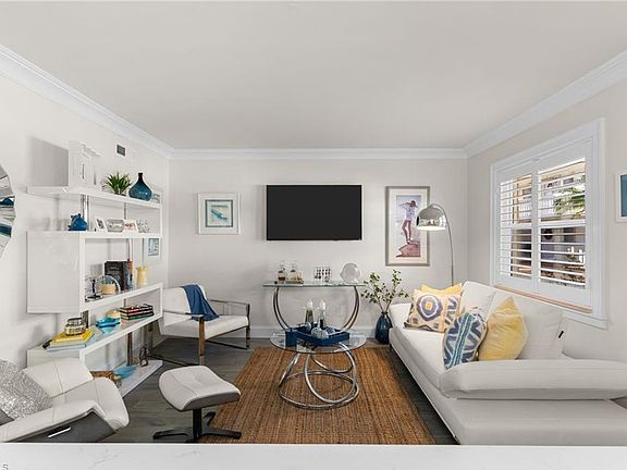 2nd image of 980 7th AVE S #102