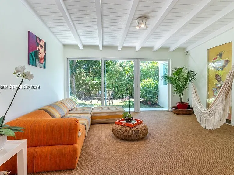 1123 Bay Dr — Photo 7