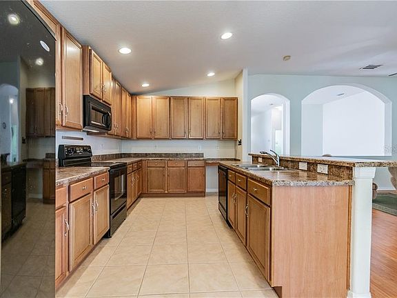 4th image of 12100 Fall Creek Ct