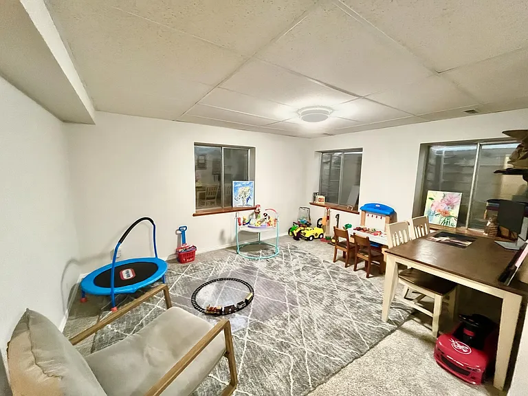 1872 Brookdale Dr — Photo 13
