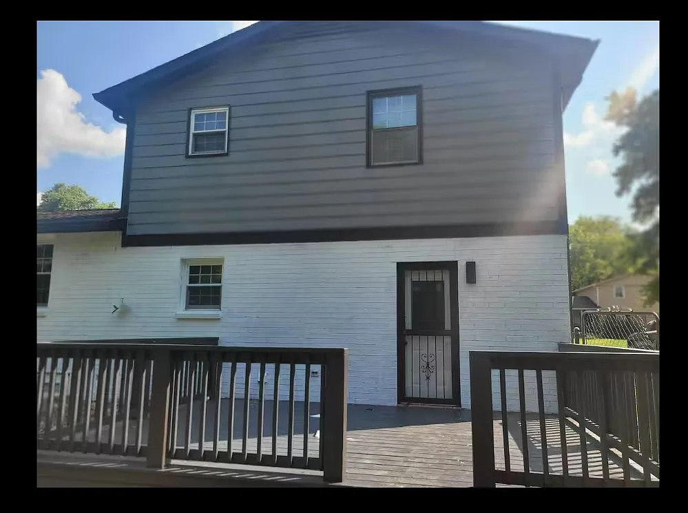 4880 Barclay Square Drive — Photo 3