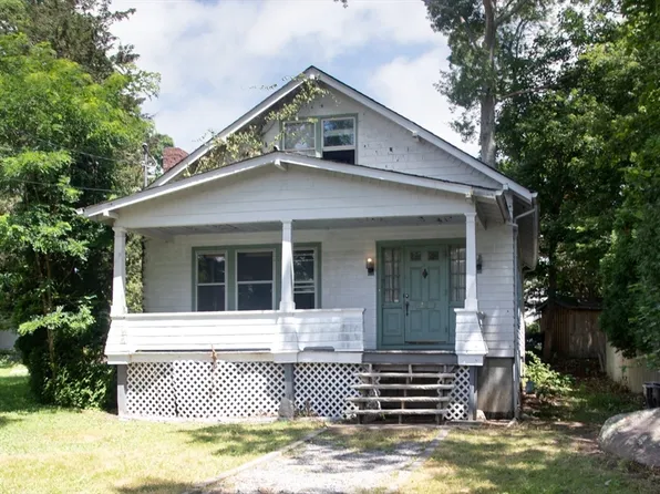 28 Greystone Ave, Dartmouth, MA 02747