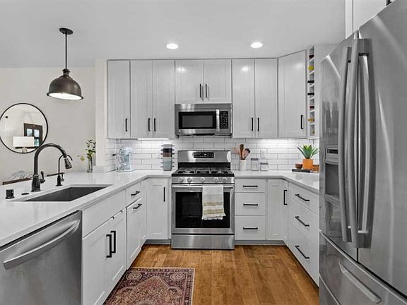 4th image of 1806 Harris Highland Dr