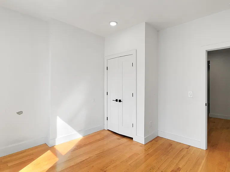 350 Lenox Ave #2R — Photo 11