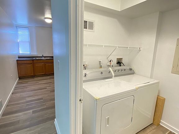4th image of 4007-4011 Aspen St #B