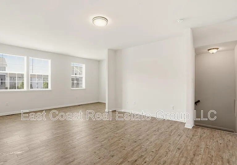 202 Magellan Dr — Photo 13