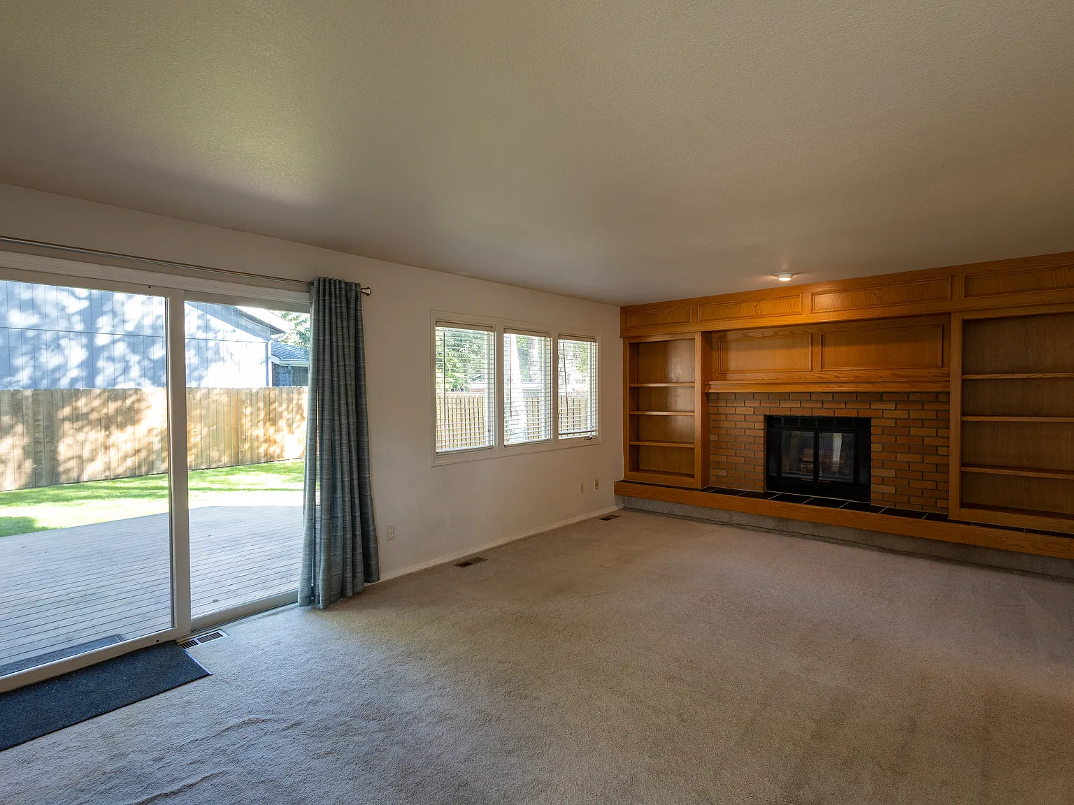 3 bed, 2.5 bath, 2027 sqft, $3,300 — Photo 4